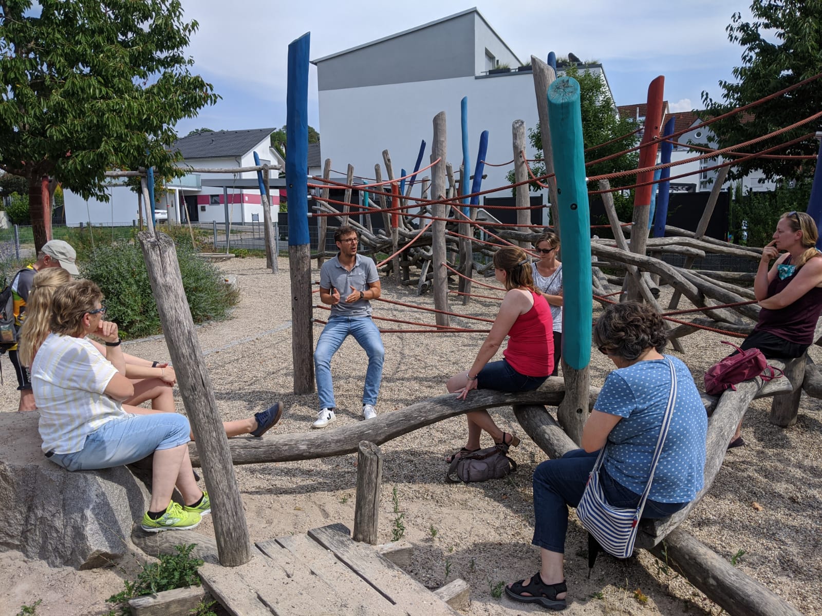 Vor Ort: Landesakademie und Spielplatz